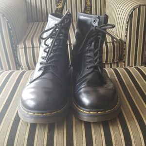 New Dr. Martens Original Airwair